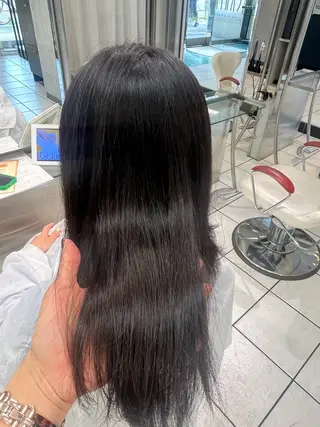 セミロング アートディレクター 尾内 友美のヘアスタイル