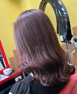 セミロング カラー デザインカラー🏝️ 須賀汐音のヘアスタイル