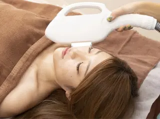 小顔・リフトアップ/ 奈緒美のエステ・リラクイメージ