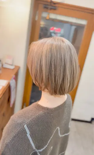ショート 飯星慧斗 /ブリーチ、縮毛矯正のヘアスタイル