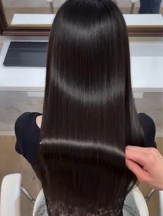 ロング KAORI／ 髪質改善ストレートのヘアスタイル