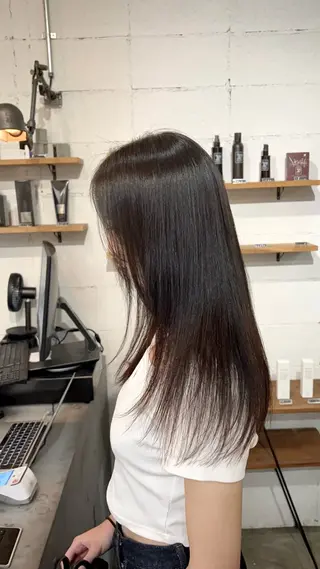 セミロング 1回で綺麗になる 髪質改善 小山光のヘアスタイル