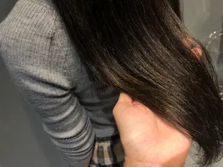 ロング カラー 山本 千尋のヘアスタイル