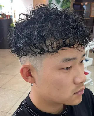 ショート パーマ メンズ 熊谷 拓海のヘアスタイル