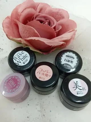 ネイル 周藤 紅愛のネイルデザイン