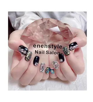 ショート ネイル 👑enen style👑のネイルデザイン