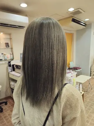 カラー ミディアム 荒井 琢人のヘアスタイル