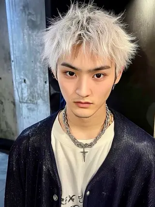 ショート メンズ メンズハイトーン メンズバレイヤージュのヘアスタイル