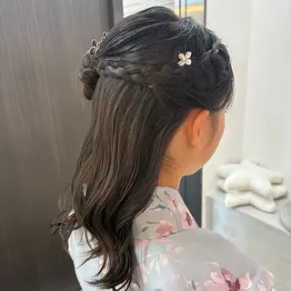 セミロング ヘアアレンジ Wカラーヘアアレンジ さあやのヘアスタイル