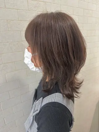 セミロング 大人レイヤー& 透明感カラー💄のヘアスタイル