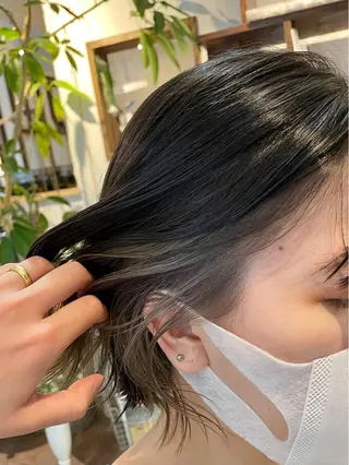 ショート カラー 高橋 愛美のヘアスタイル