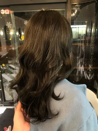 ロング カラー 貴方に似合うを見つけ ます🌱市川リョウカのヘアスタイル