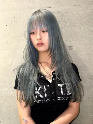 ロング カラー デザインカラー⭐︎★ 🐆hyo🐆のヘアスタイル
