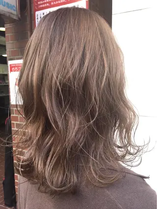セミロング カラー 狩野 羅夢のヘアスタイル