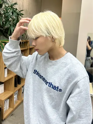 ショート カラー 顔周りレイヤー/ ふわあいりのヘアスタイル