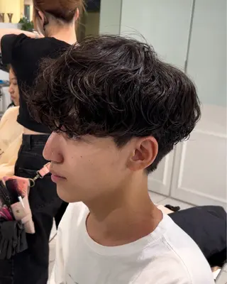 ミディアム パーマ メンズ メンズ特化❤️‍🔥 パーマ職人江口佳乃のヘアスタイル
