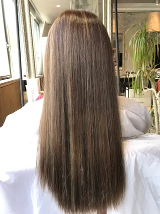 ロング カラー 小林 美央のヘアスタイル