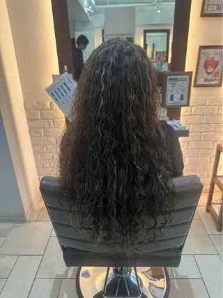 ロング パーマ 我満 宏映のヘアスタイル