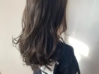 ロング カラー 【Uneユヌ】菊地 春那のヘアスタイル
