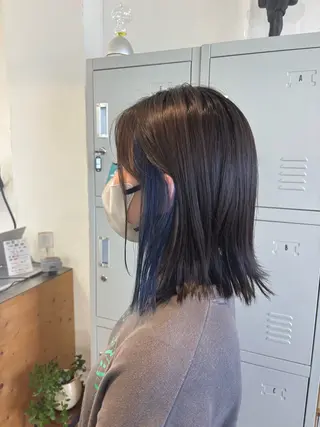 ミディアム サワダ ミナミのヘアスタイル