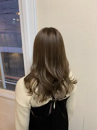 セミロング 1回で綺麗になる 髪質改善 小山光のヘアスタイル