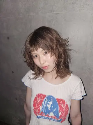 ミディアム OMA　 カタギシのヘアスタイル