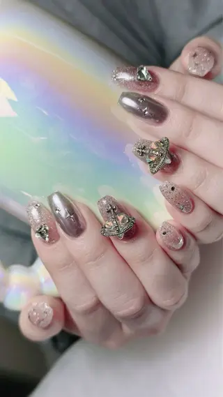 セミロング 戸井田 静香のネイルデザイン