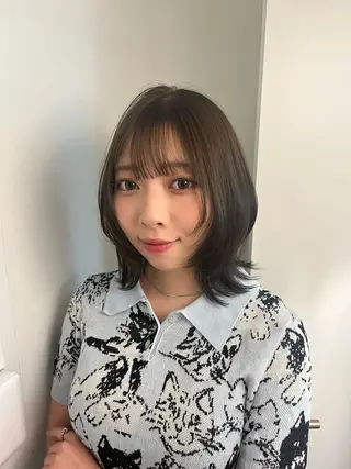ミディアム カラー Airi 韓国y2k ハイレイヤーのヘアスタイル