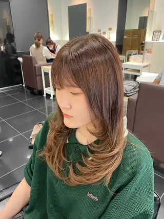 ミディアム 斉藤 葉月のヘアスタイル