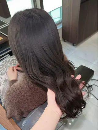 セミロング カラー momo🍑/顔周り カット指名No.1のヘアスタイル