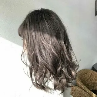 セミロング カラー ライブトレア YOSHIKIのヘアスタイル