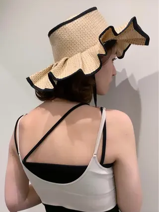 ミディアム カラー 落合希 Olivebeigeのヘアスタイル