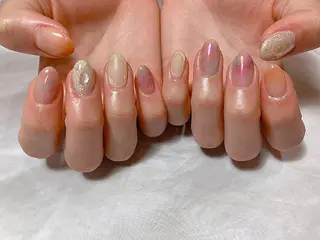 ショート カラー ネイル マツエク・マツパ illum hicariのネイルデザイン