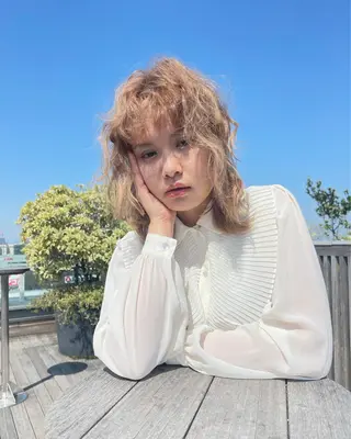 ミディアム 早瀬裕之 パーマのヘアスタイル