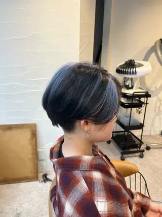 ショート カラー うしだ かおるのヘアスタイル