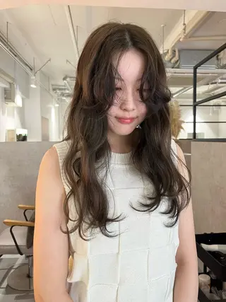 ロング カラー 渡邊 ひかるのヘアスタイル