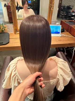 ロング カラー 髪質改善カラー ベージュ🤎YUMEのヘアスタイル