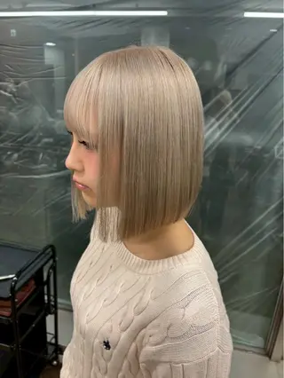 カラー 岩岡 つなみのヘアスタイル