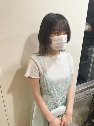 ミディアム カラー MIOベージュカラー 柔らかいカラーのヘアスタイル