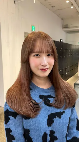 ロング フカミ マナカのヘアスタイル
