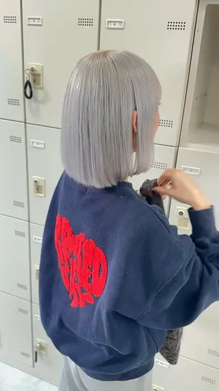 ミディアム カラー ヘアアレンジ 艶カラー/ハイトーン /レイヤーカットのヘアスタイル