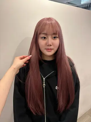 ロング Cocona 🦤 /ブリーチ/艶カラーのヘアスタイル