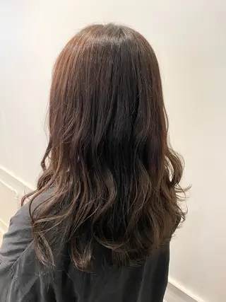 ロング ツヤ感カラーレイヤー カット川野莉空のヘアスタイル
