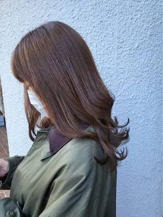 セミロング カラー ハイトーン/レイヤー 似合わせ・ユキノのヘアスタイル