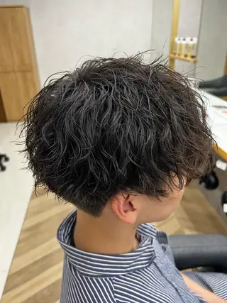 ミディアム パーマ メンズ 🏅メンズ特化 ヤマクラ タイキのヘアスタイル