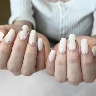 ネイル NAO🐰🎀 ちゅるん⌇パラジェルのネイルデザイン