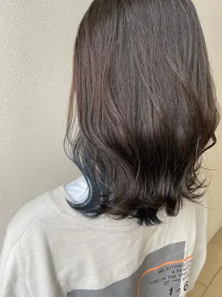 ミディアム カラー 沢田 瞳のヘアスタイル