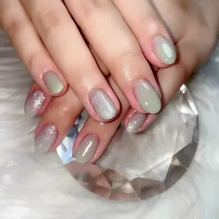 ネイル WHITE NAIL 宝塚所属・中田 未優のネイルデザイン