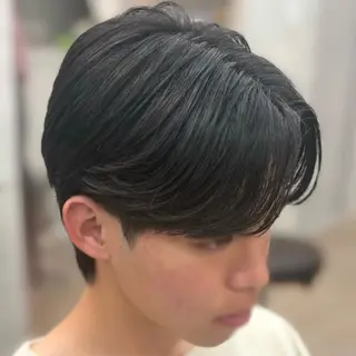 メンズ フェザーパーマ🦋 毛流れ🖤ayaneのヘアスタイル