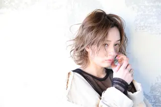 ミディアム カラー 松本 唯のヘアスタイル